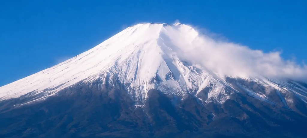 雪化粧した富士山